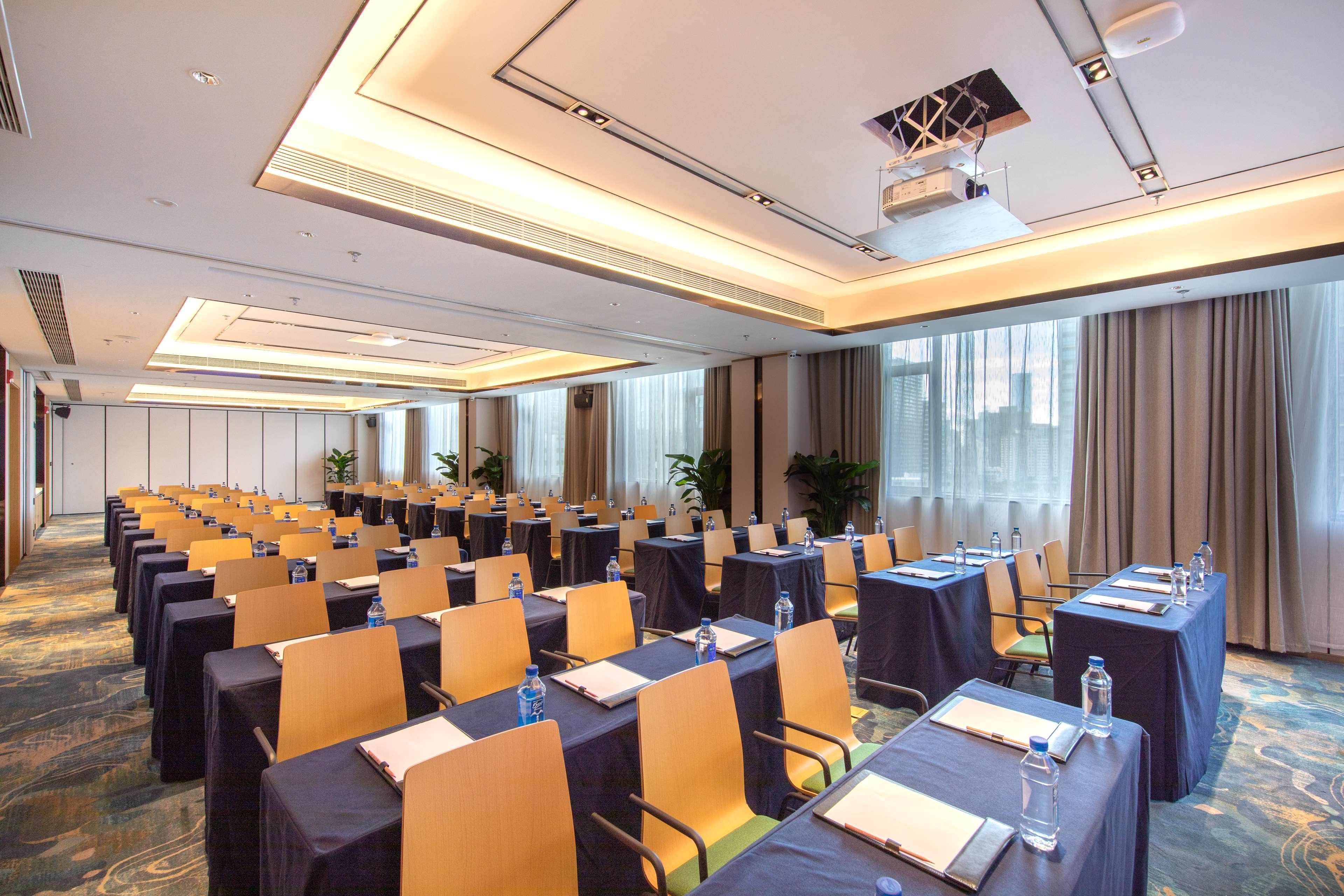 Hilton Garden Inn Shenzhen Nanshan Avenue Exterior foto